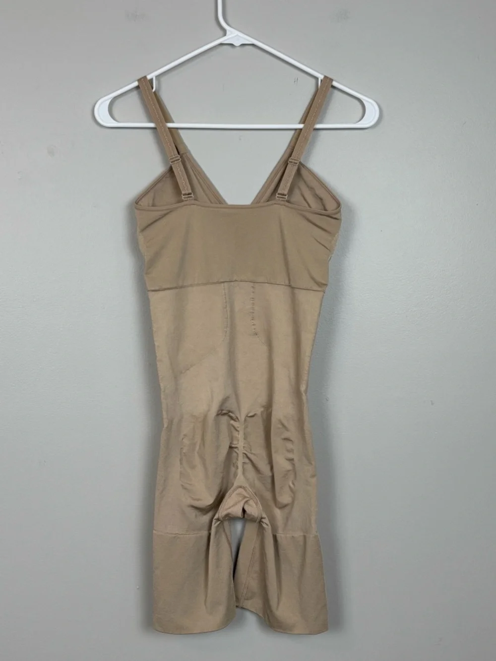 Spanx Bodysuit Womens XL Tan Beige Mid Thigh Underwired Shapewear